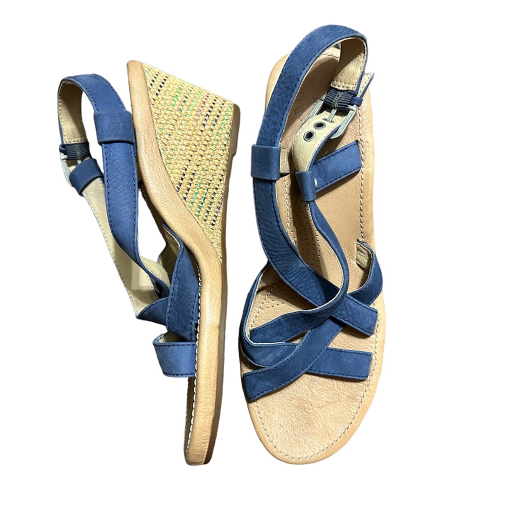 UGG Gaiana Wedges size 9